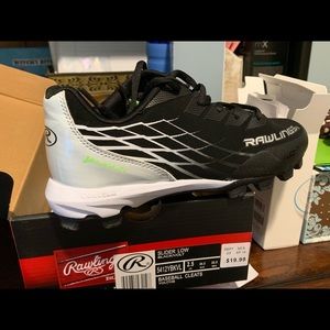 Youth baseball/softball cleats